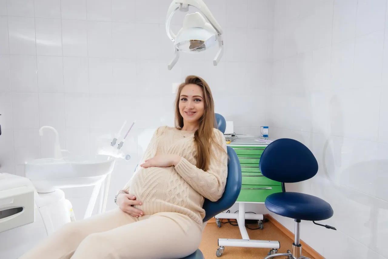 Zdjęcie Kiedy do dentysty w ciąży? Bezpieczne terminy i ważne wskazówki