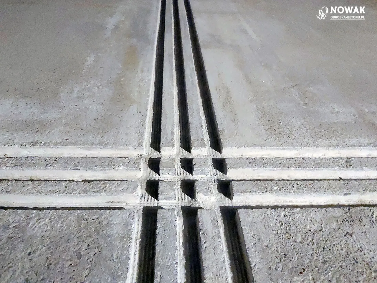 Zdjęcie Odpływy liniowe do garażu: Skuteczna ochrona przed zalaniem