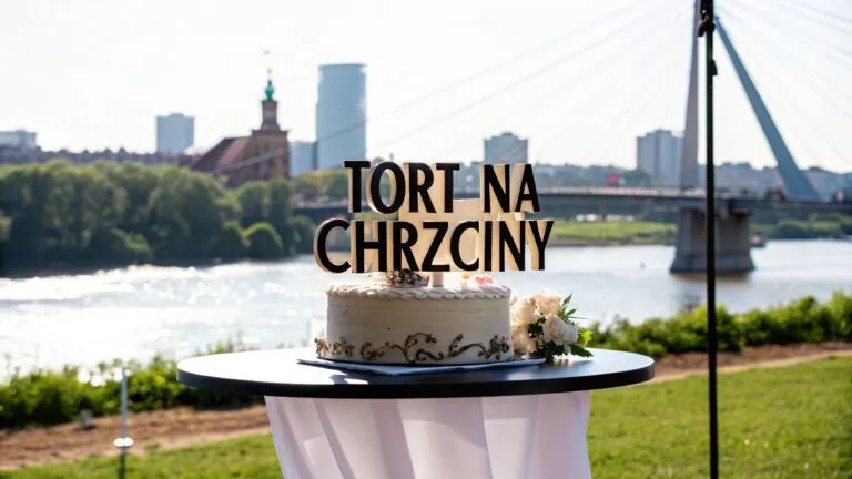 Zdjęcie Ile kg tortu na 50 osób? Sprawdź, jak uniknąć błędów w obliczeniach!