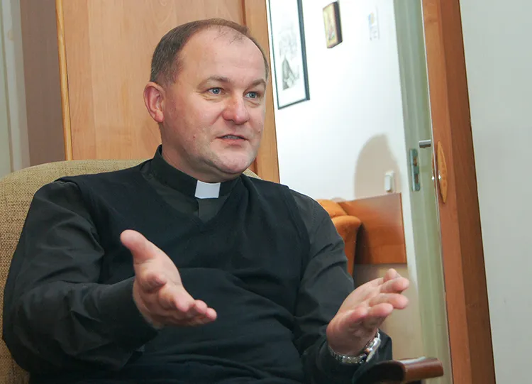 Zdjęcie Czy czytanie horoskopu to grzech? Poznaj różne opinie na ten temat