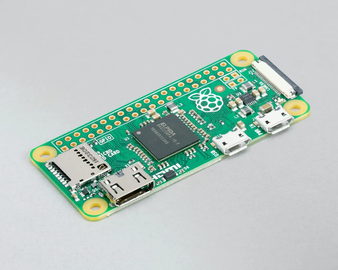 Zdjęcie Raspberry Pi Zero W: Potężny Mikrokomputer do Projektów IoT