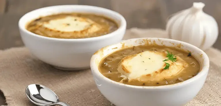 Zdjęcie El Secreto de la Sopa de Cebolla: Receta y Caramelizaci&oacute;n Perfecta