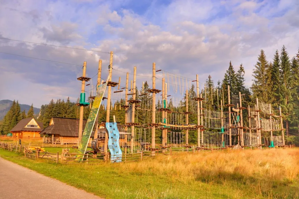 Zdjęcie Park linowy w Dolinie Chochołowskiej: praktyczne informacje i wskazówki