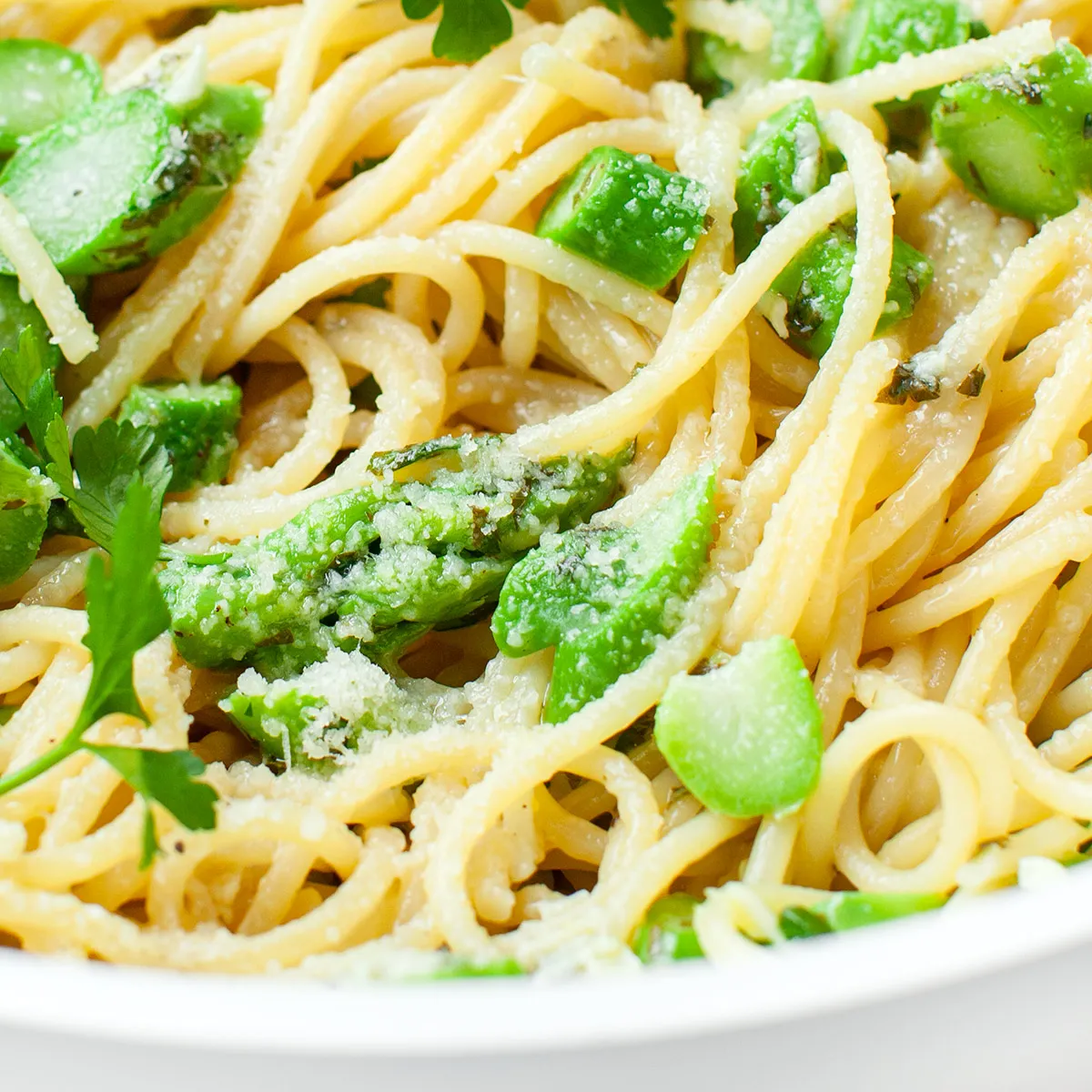 Zdjęcie Pyszne spaghetti ze szparagami – prosty przepis na wyjątkowe danie