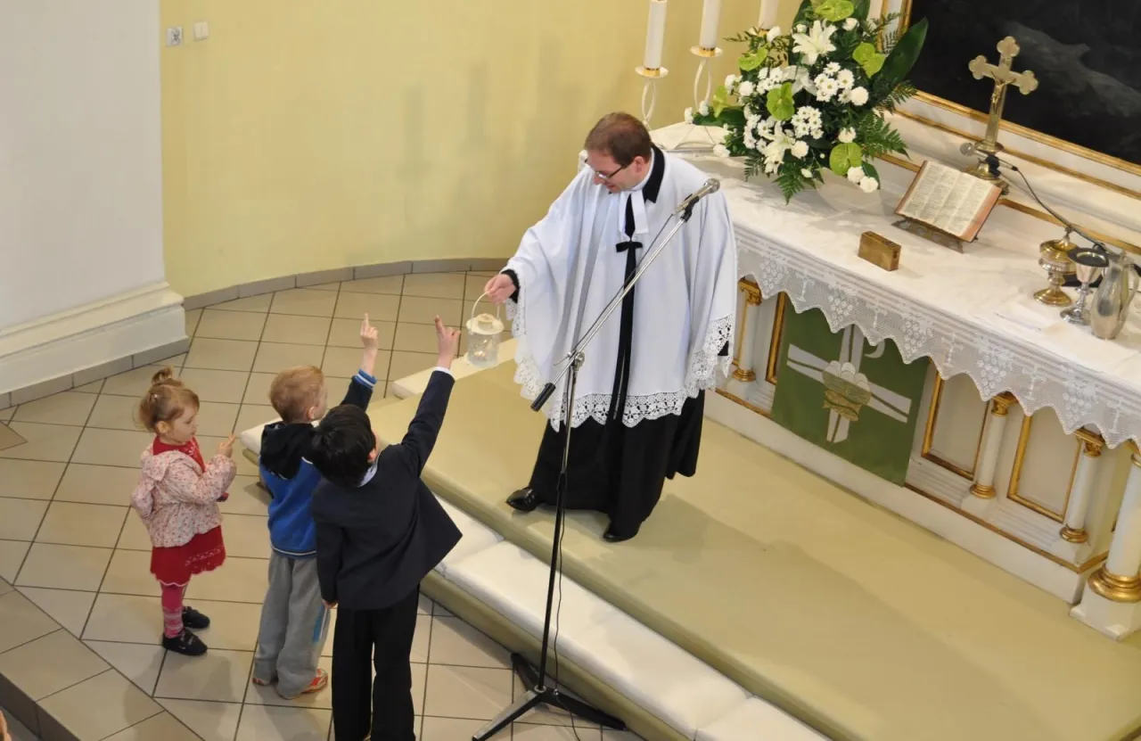 Zdjęcie Kościół ewangelicki w co wierzą? Kluczowe różnice i przekonania