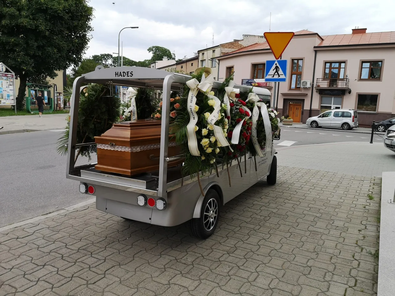 Zdjęcie Jak sprawdzić datę pogrzebu w Jaśle i uniknąć niepewności