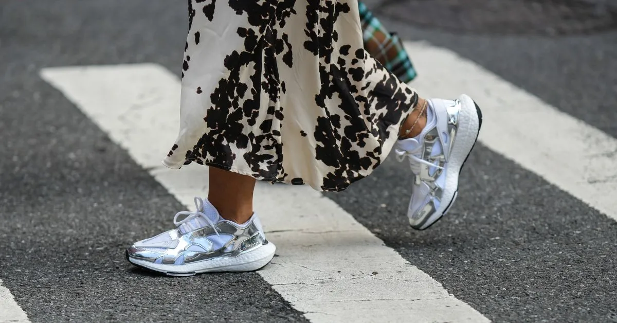 Zdjęcie Najmodniejsze buty sportowe damskie wiosną: trendy i inspiracje