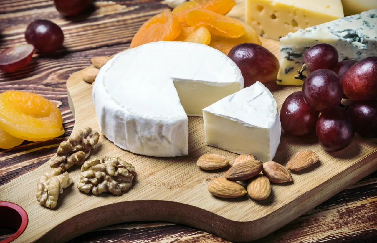 Zdjęcie Czy ser camembert jest zdrowy? Odkryj jego korzyści i zagrożenia