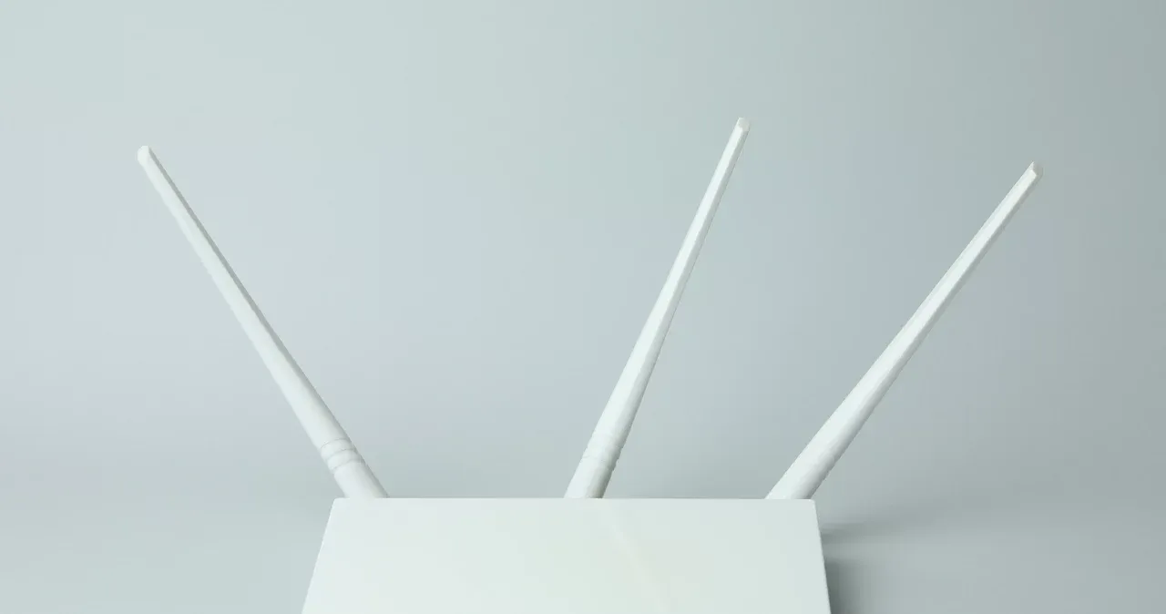 Zdjęcie Jak ustawić antenę w routerze, aby zyskać lepszy zasięg Wi-Fi