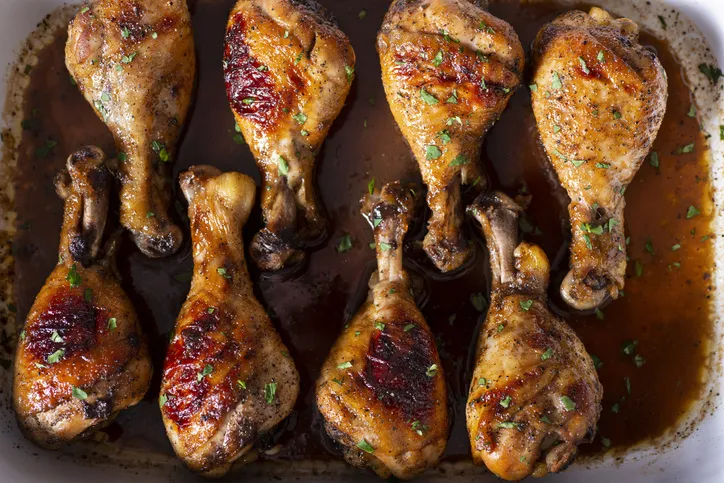 Zdjęcie Ile piec udka w piekarniku, aby były soczyste i chrupiące?