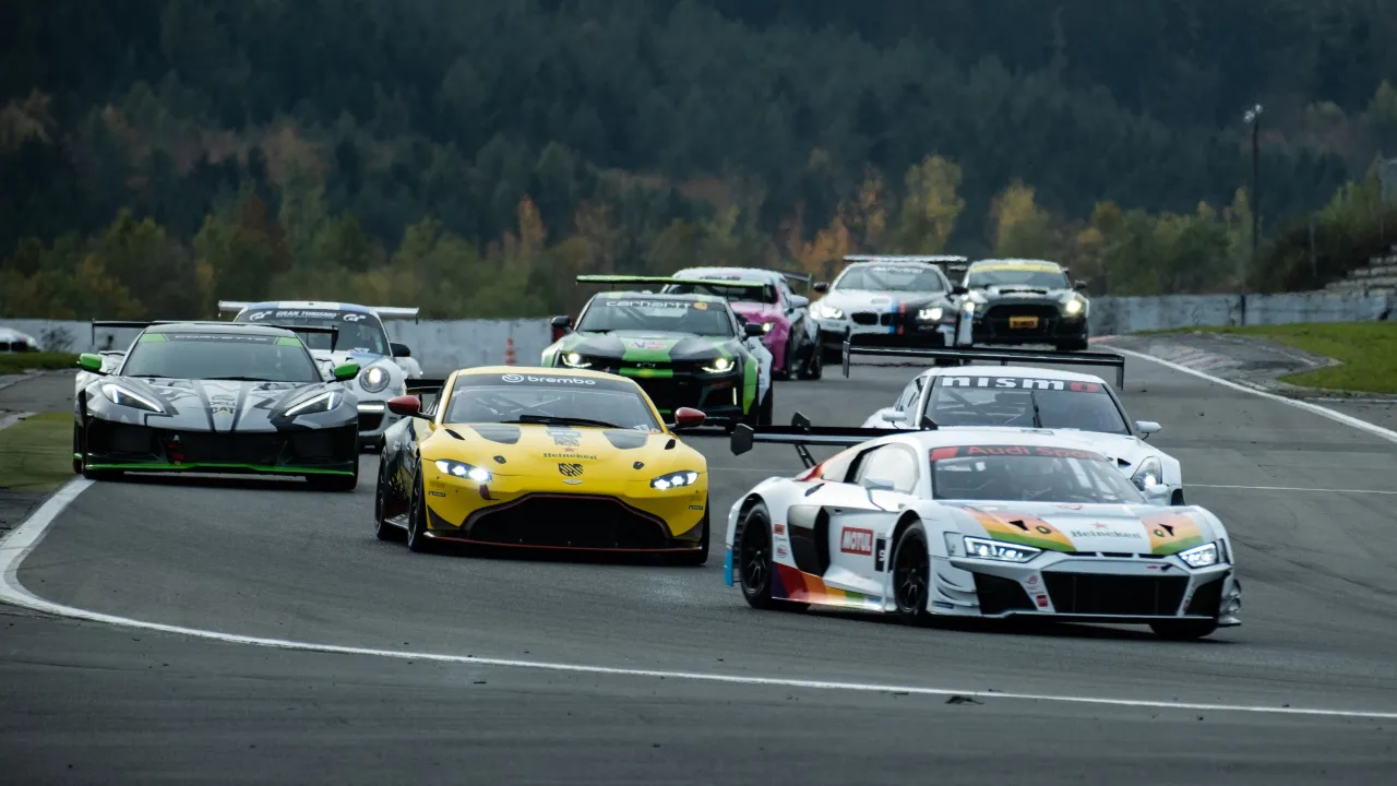 Zdjęcie Muzyka z filmu Gran Turismo - odkryj najlepsze utwory i wykonawców