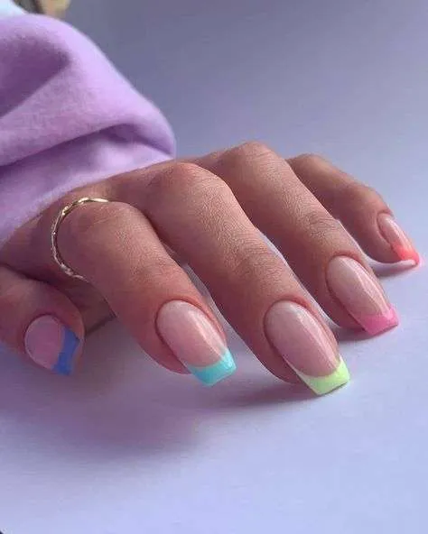 Zdjęcie Jak zrobić francuski manicure z paskami: 10 prostych kroków