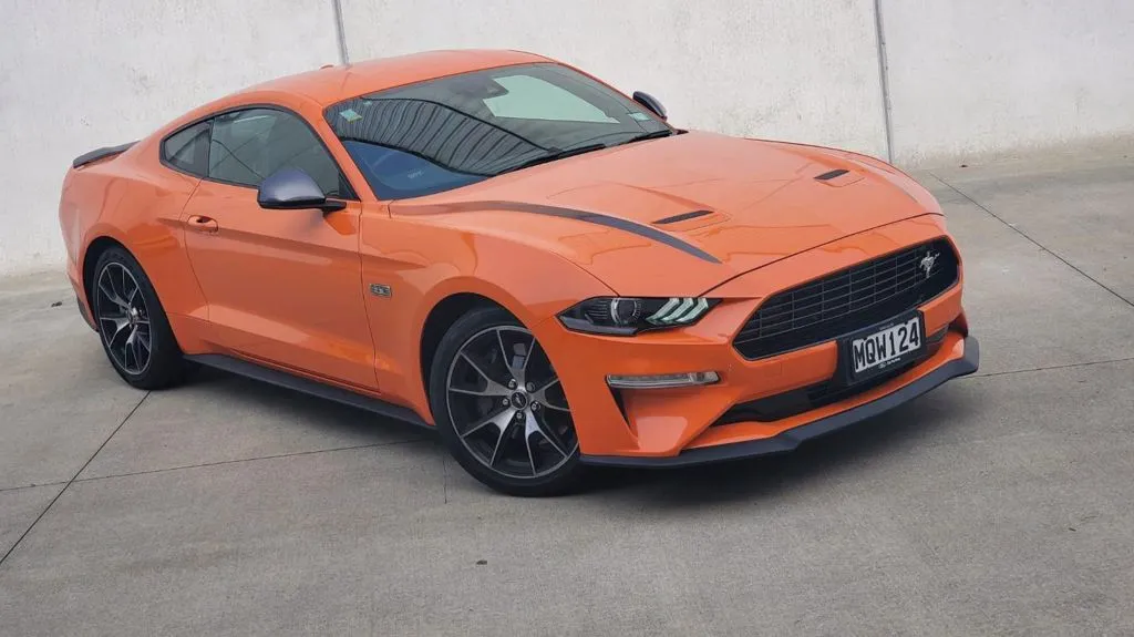 Zdjęcie Ford Mustang 2.3 EcoBoost: ile koni ma silnik w różnych wersjach modelu?
