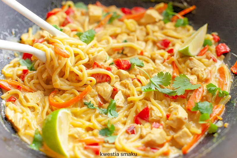 Zdjęcie Makaron ramen z czym podać? Odkryj idealne dodatki i buliony