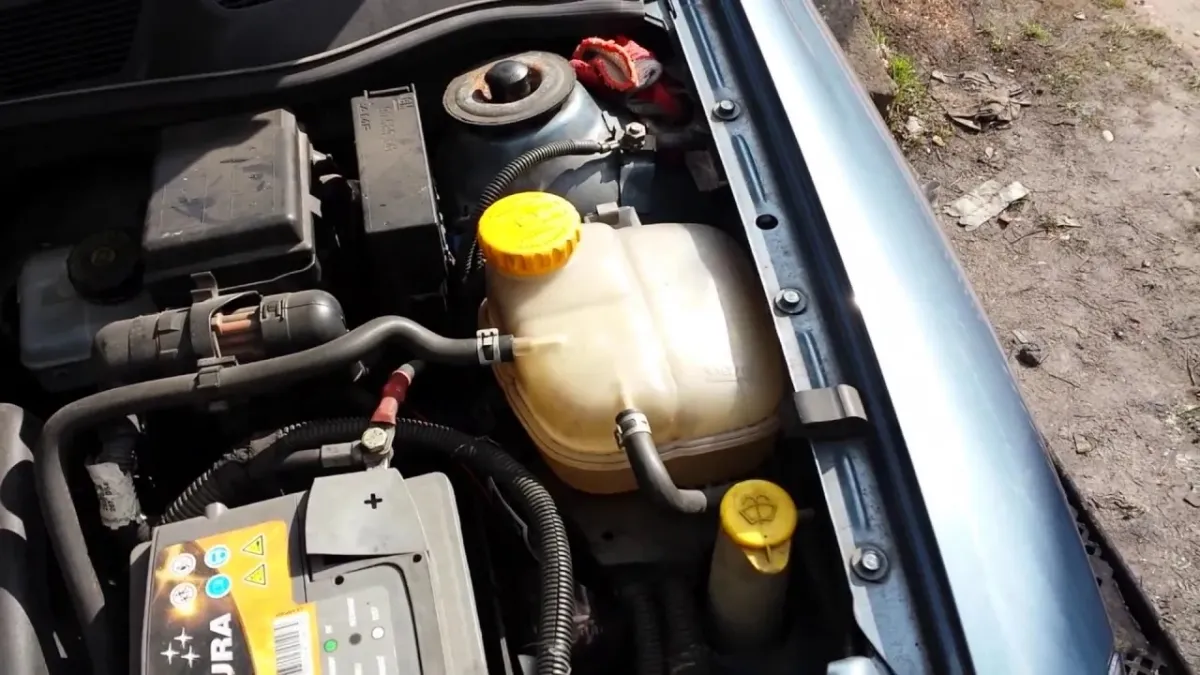Zdjęcie Ile litrów płynu do chłodnicy w Opel Meriva? Sprawdź przed wymianą