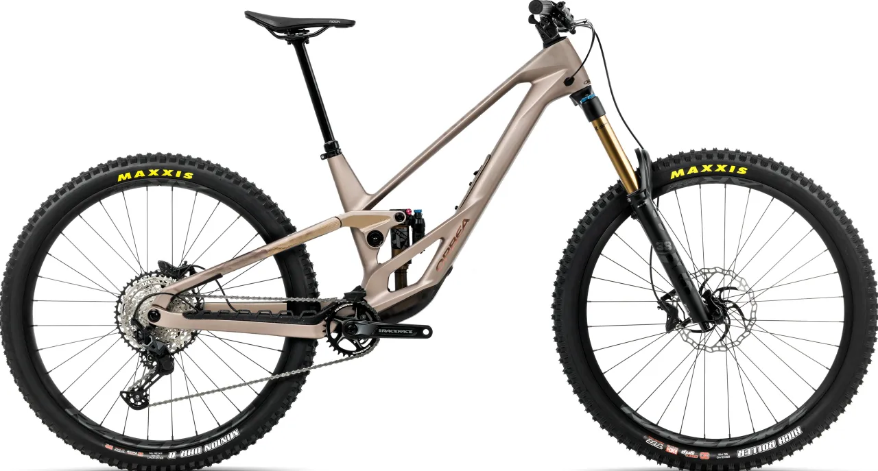 Zdjęcie Co je enduro bike? Odkryj jego cechy i zastosowania w jeździe.