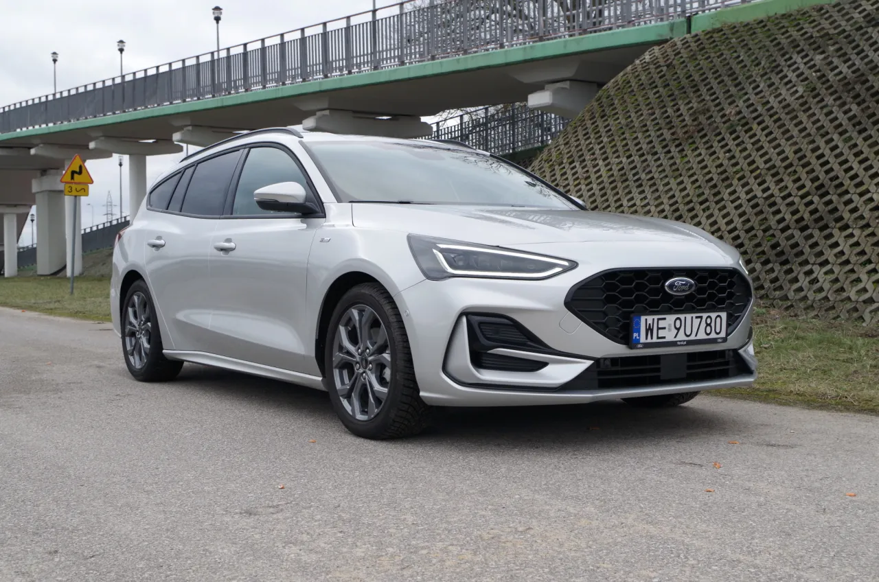 Zdjęcie Pojemność baku Ford Focus – poznaj różnice między modelami i oszczędzaj na paliwie