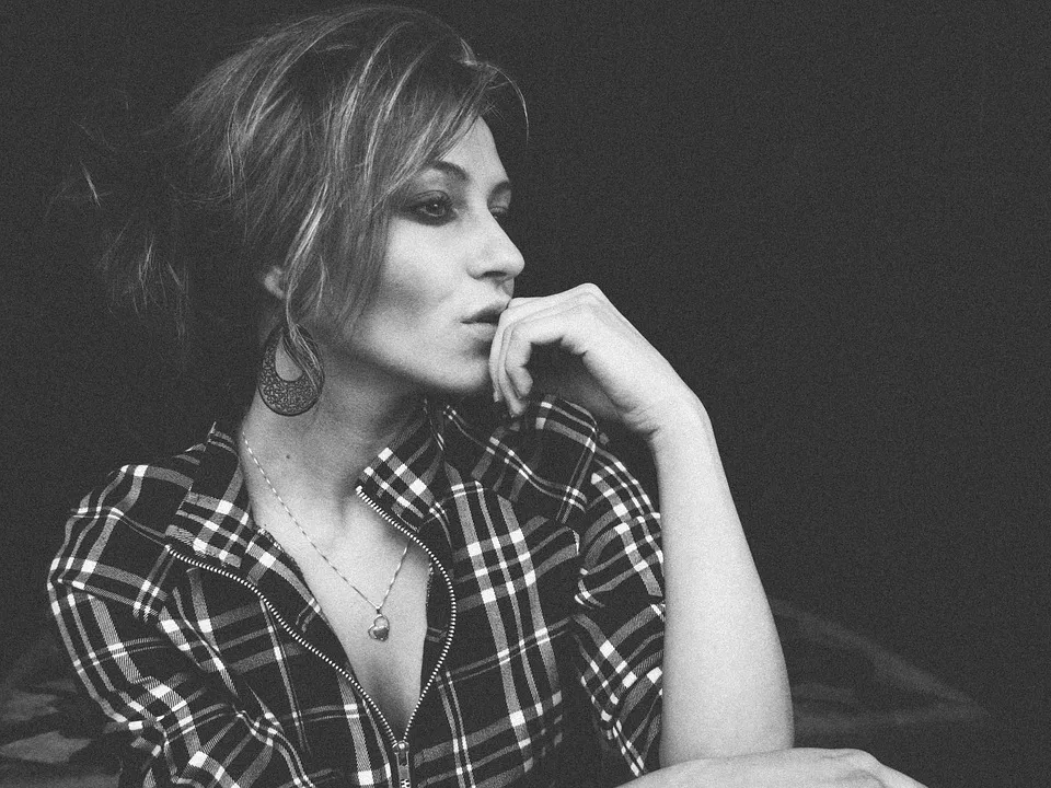 Zdjęcie Cytaty jaka jestem - inspirujące myśli o samopoznaniu i tożsamości