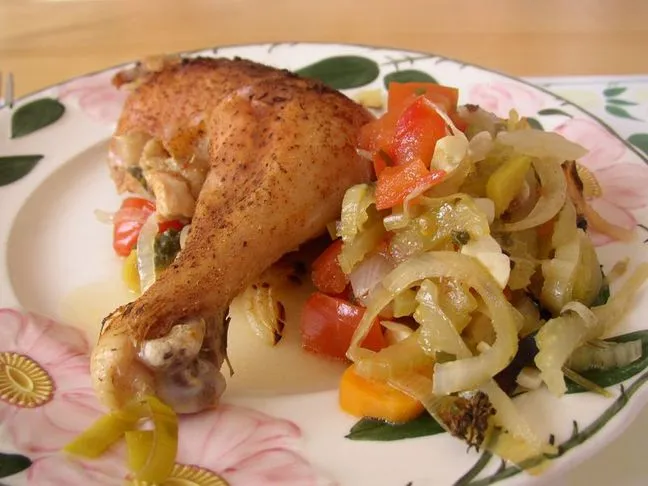 Zdjęcie Ile kcal ma pieczone udko z kurczaka? Sprawdź, co musisz wiedzieć