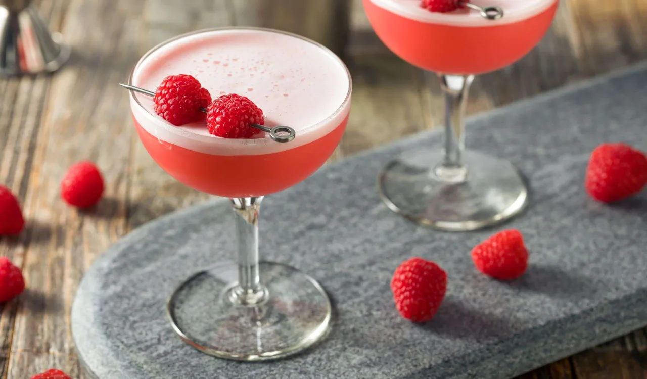 Zdjęcie Jak przygotować wyjątkowy drink z syropem malinowym w domu