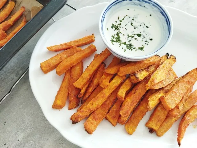 Zdjęcie Perfekcyjne frytki z batatów: ile piec? Czas, temp. i triki.