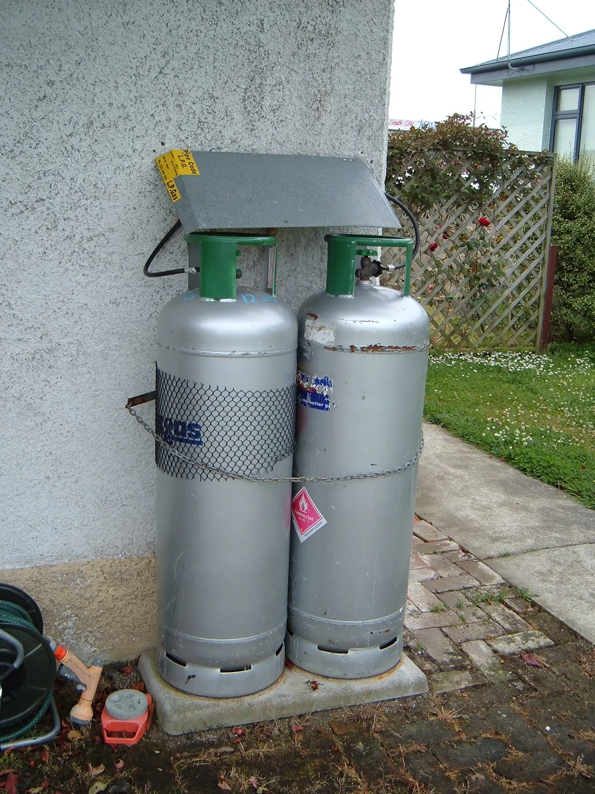 Zdjęcie ¿El gas butano es líquido o gaseoso? Descubre sus estados y usos