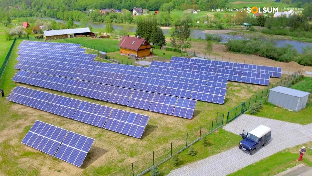 Zdjęcie Sprzedaż farmy fotowoltaicznej: proces, dokumenty i wycena