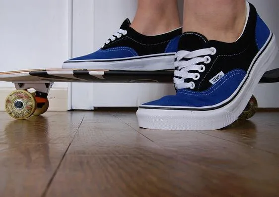 Zdjęcie Jak wybrać najlepsze buty na deskę? Porady i rekomendacje dla skateboarderów