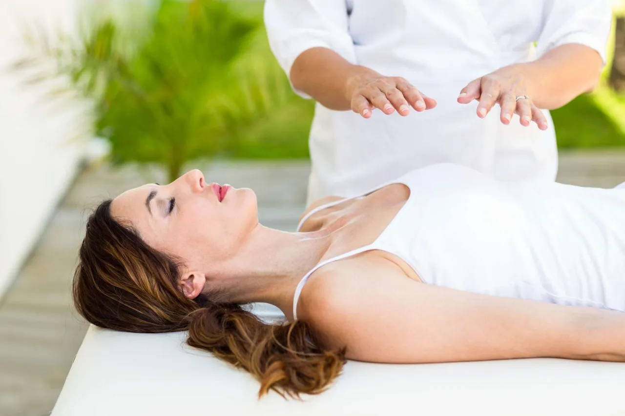 Zdjęcie Reiki czakry: Jak uzdrowić swoje życie poprzez równowagę energetyczną