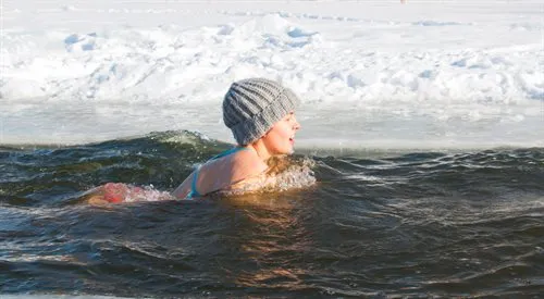 Zdjęcie Skuteczna rozgrzewka przed morsowaniem: uniknij błędów i zadbaj o bezpieczeństwo