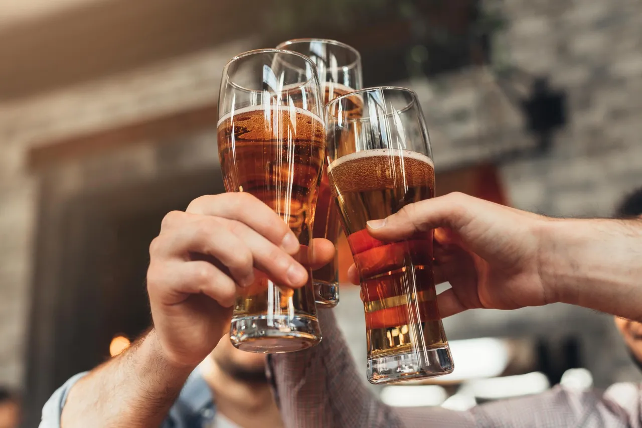 Zdjęcie Kieliszek wódki ile promili? Zaskakujące fakty o alkoholu w organizmie
