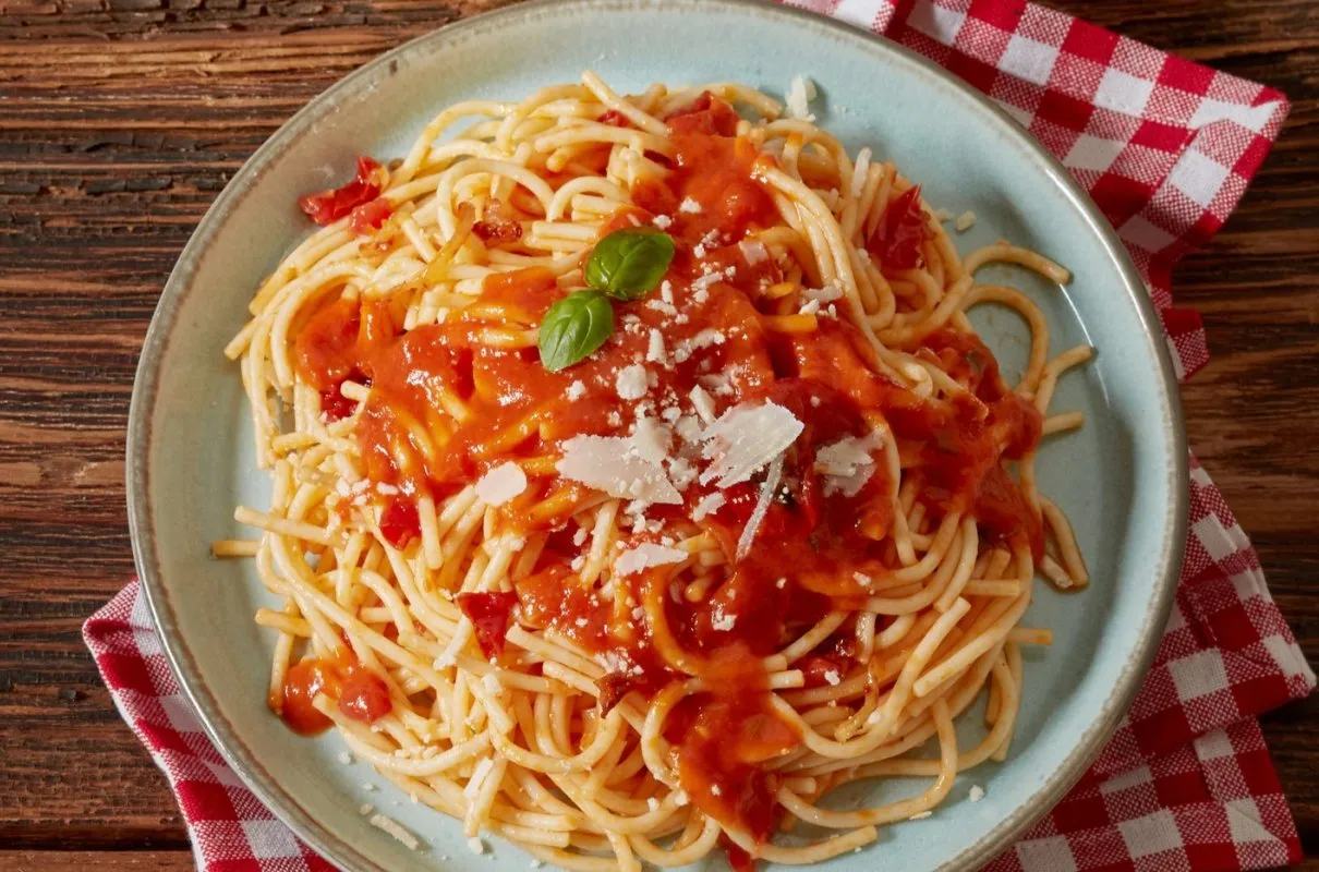Zdjęcie Spaghetti Żabka: Smaczne dania i sosy, które musisz spróbować
