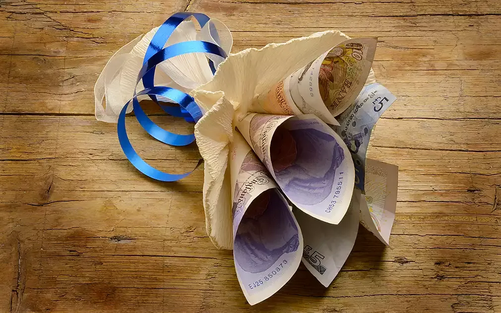 Zdjęcie Oryginalne pomysły: w co włożyć pieniądze na prezent, które zaskoczą