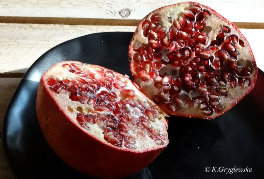 Zdjęcie Czy pies może jeść granat? Bezpieczne owoce czy groźne dla zdrowia?