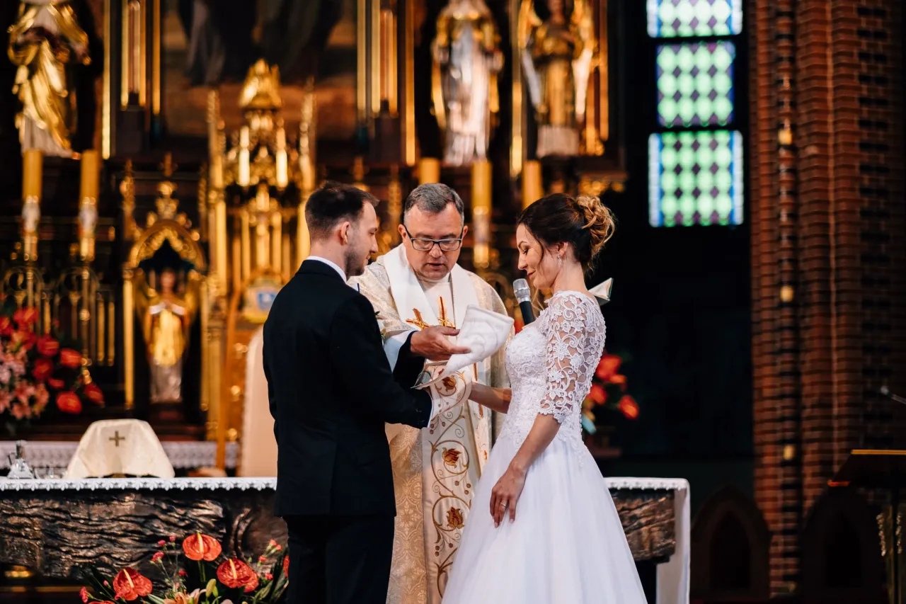 Zdjęcie Ślub konkordatowy - wszystko co musisz wiedzieć przed ceremonią ślubu