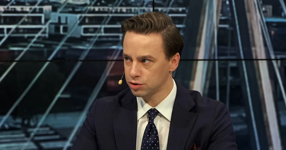 Zdjęcie Krzysztof Bosak nie ma dyplomu Collegium Humanum - prawda ujawniona