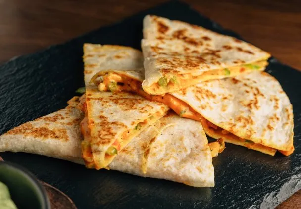 Zdjęcie Jak zrobić quesadillę w 30 minut – szybki przepis na smaczne danie