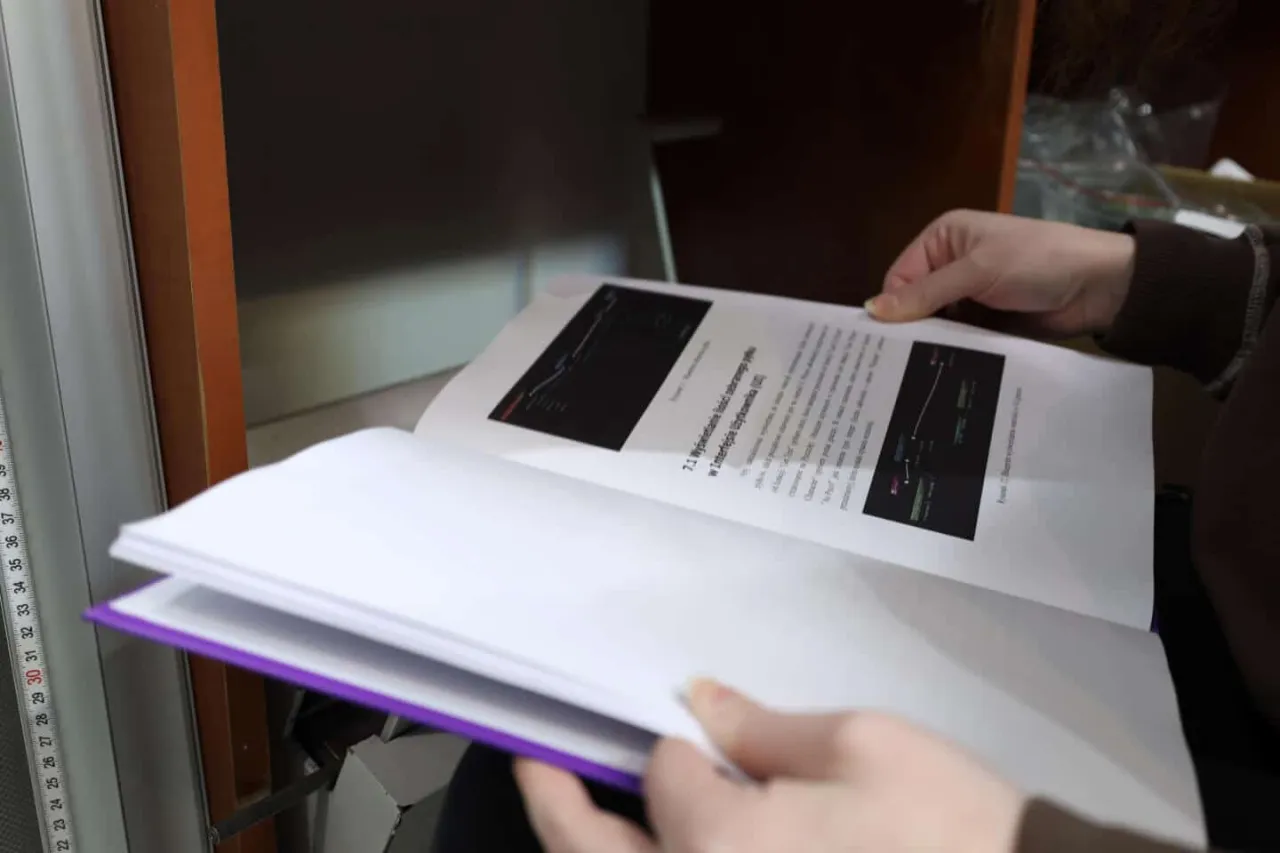 Zdjęcie Druk pracy dyplomowej: ile czasu zajmuje? Sprawdź teraz!