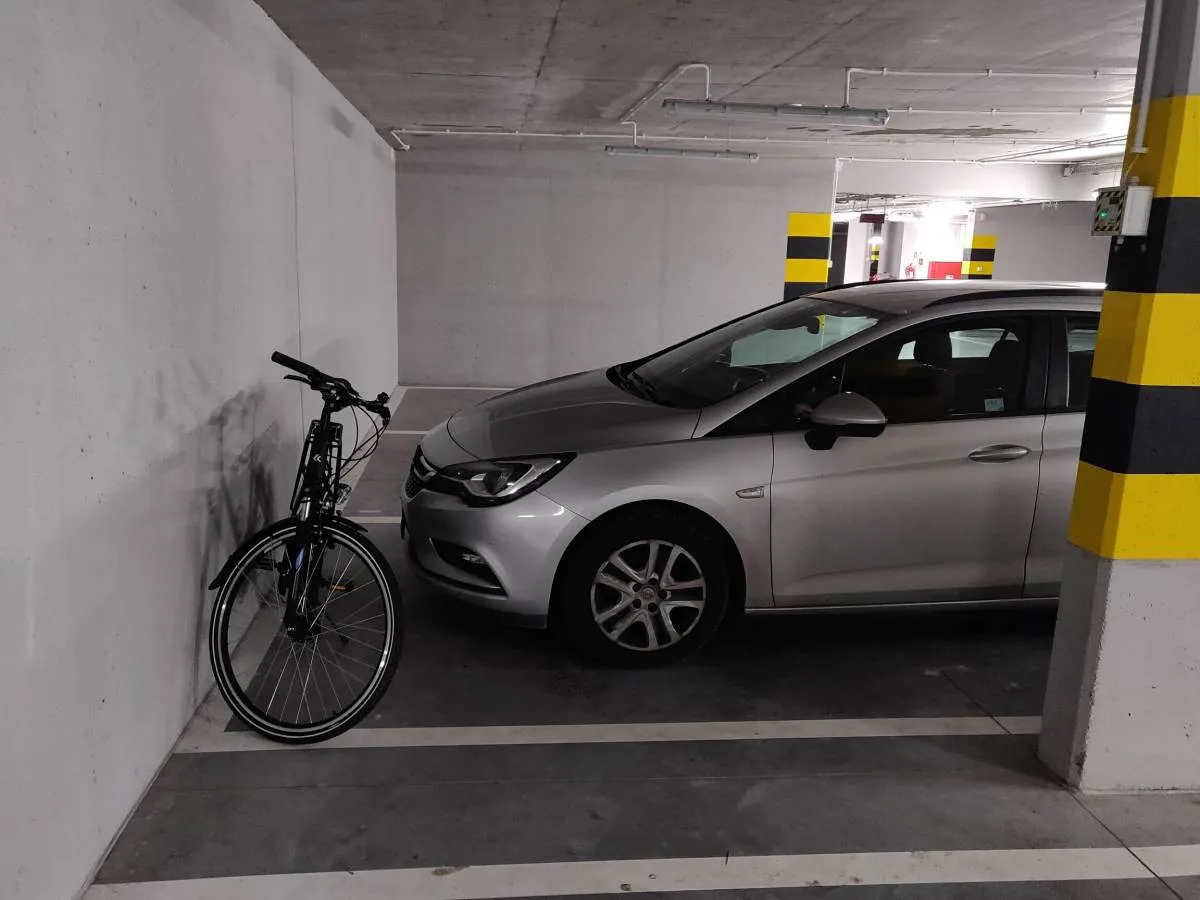 Zdjęcie Czy w garażu podziemnym można trzymać rower? Zasady i bezpieczeństwo
