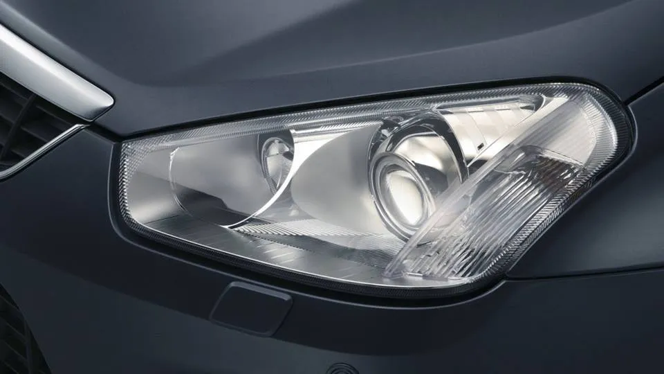 Zdjęcie Światła LED Ford C-Max: Jak ulepszyć oświetlenie i zwiększyć wydajność