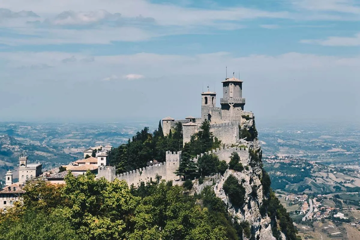 Zdjęcie Najlepsze atrakcje w San Marino, które musisz zobaczyć na własne oczy