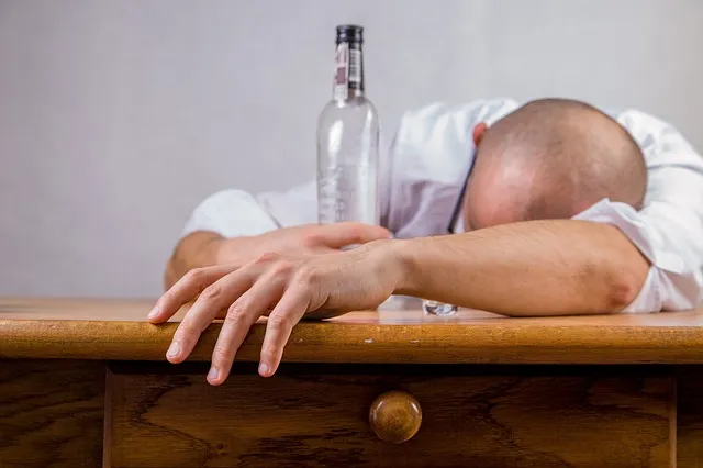 Zdjęcie Fizyczne objawy DDA: Jak rozpoznać skutki dorastania w rodzinie alkoholowej