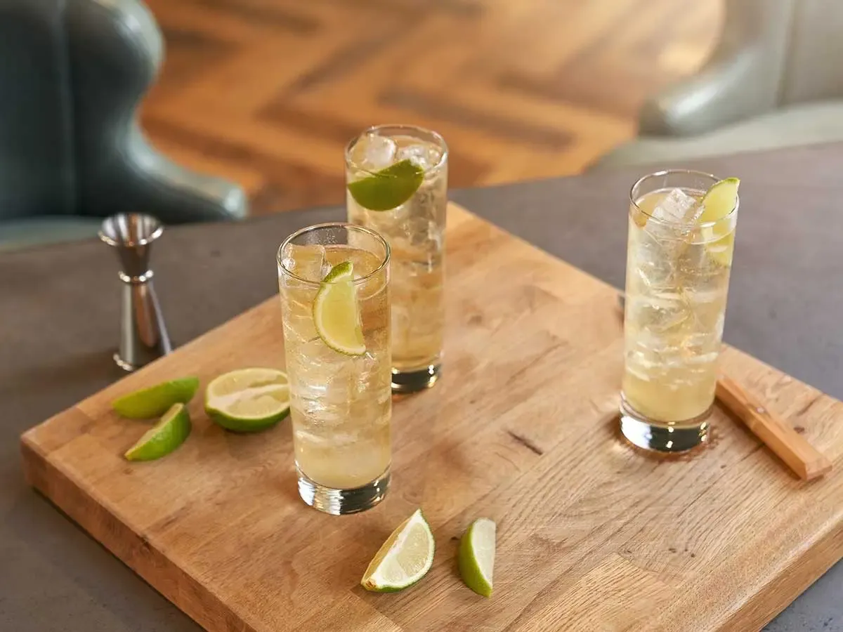 Zdjęcie Pyszne drinki ze spritem, które zachwycą Twoich gości latem