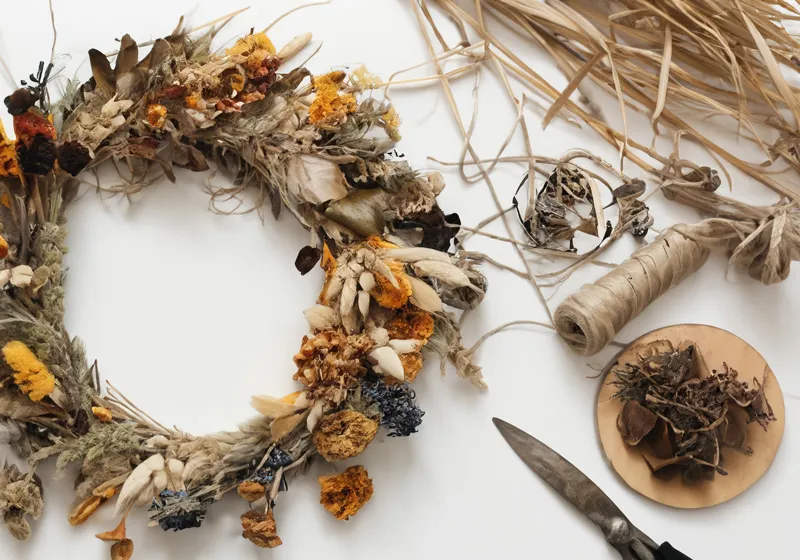 Zdjęcie Jak zrobić wianek z kwiat&oacute;w? Praktyczny przewodnik krok po kroku