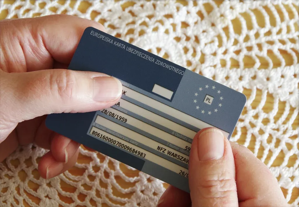 Zdjęcie Jak wyrobić kartę NFZ - uniknij problemów i zbierz potrzebne dokumenty
