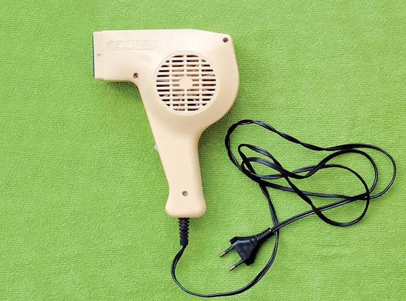 Zdjęcie Kto wynalazł suszarkę do włosów? Niezwykła historia innowacji