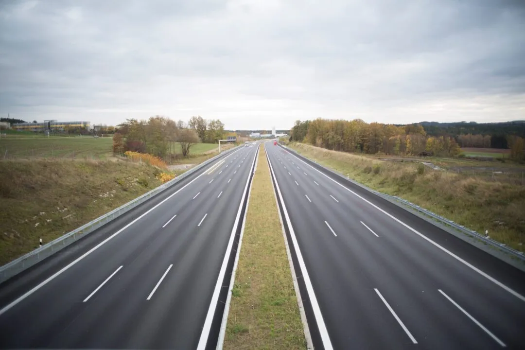 Zdjęcie Co ile mop na autostradzie? Sprawdź, gdzie je znajdziesz w trasie