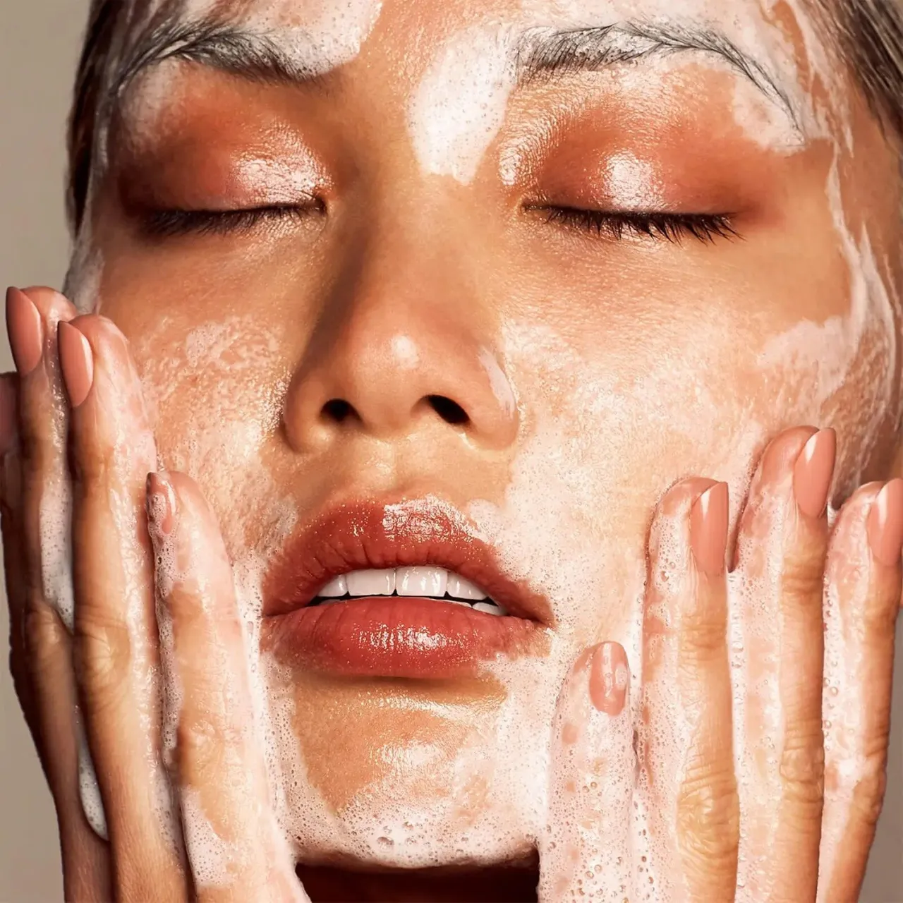 Zdjęcie Rutina facial mañana: transforma tu piel con estos pasos esenciales