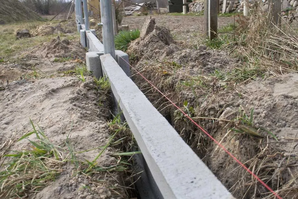 Zdjęcie Najlepsza zaprawa do słupków ogrodzeniowych - uniknij błędów w montażu