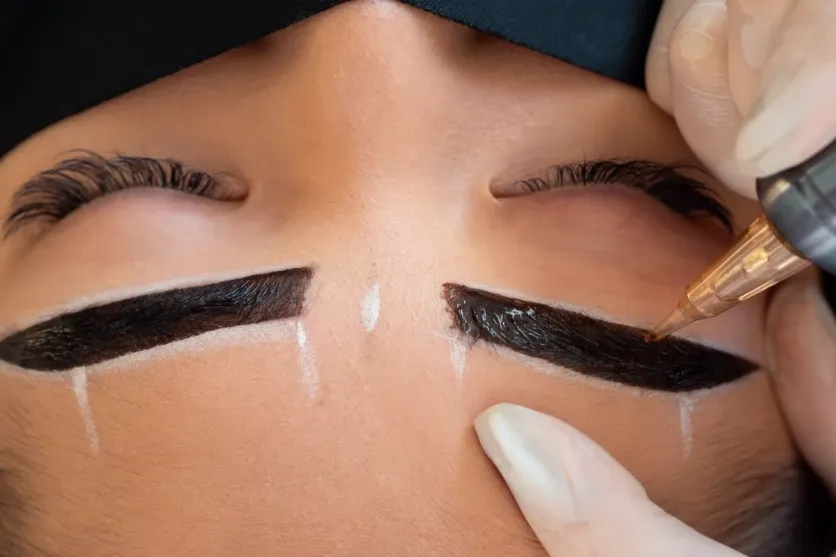 Zdjęcie Brow henna co to? Poznaj zalety i tajniki aplikacji henny do brwi